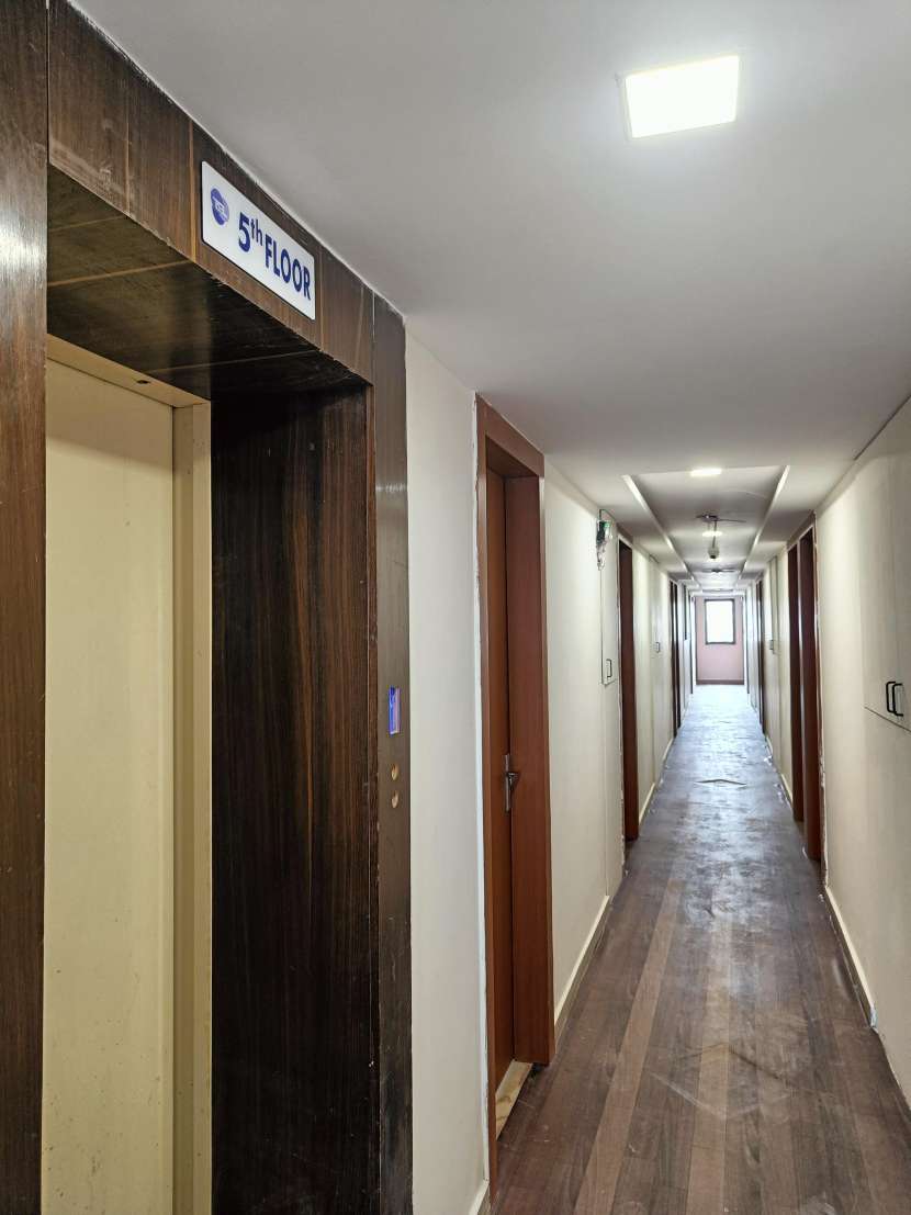 FLOOR
