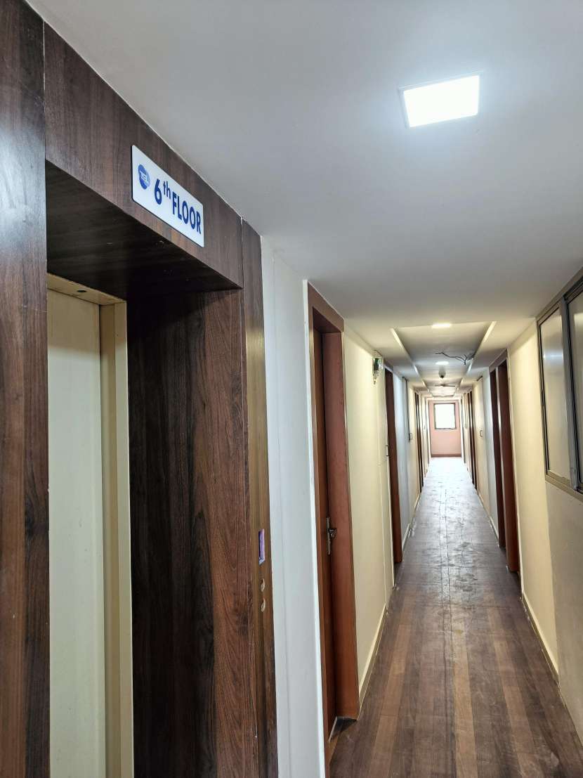 FLOOR
