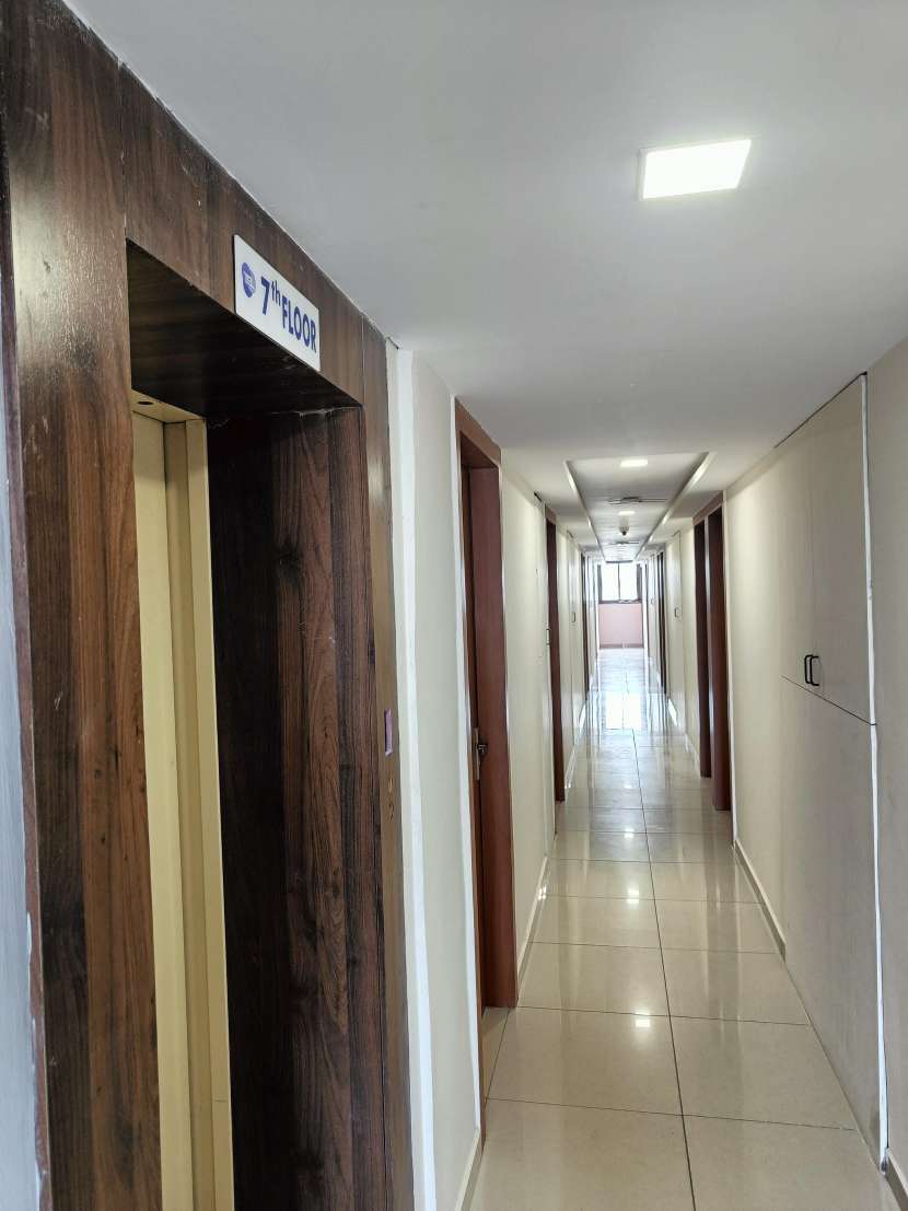 FLOOR